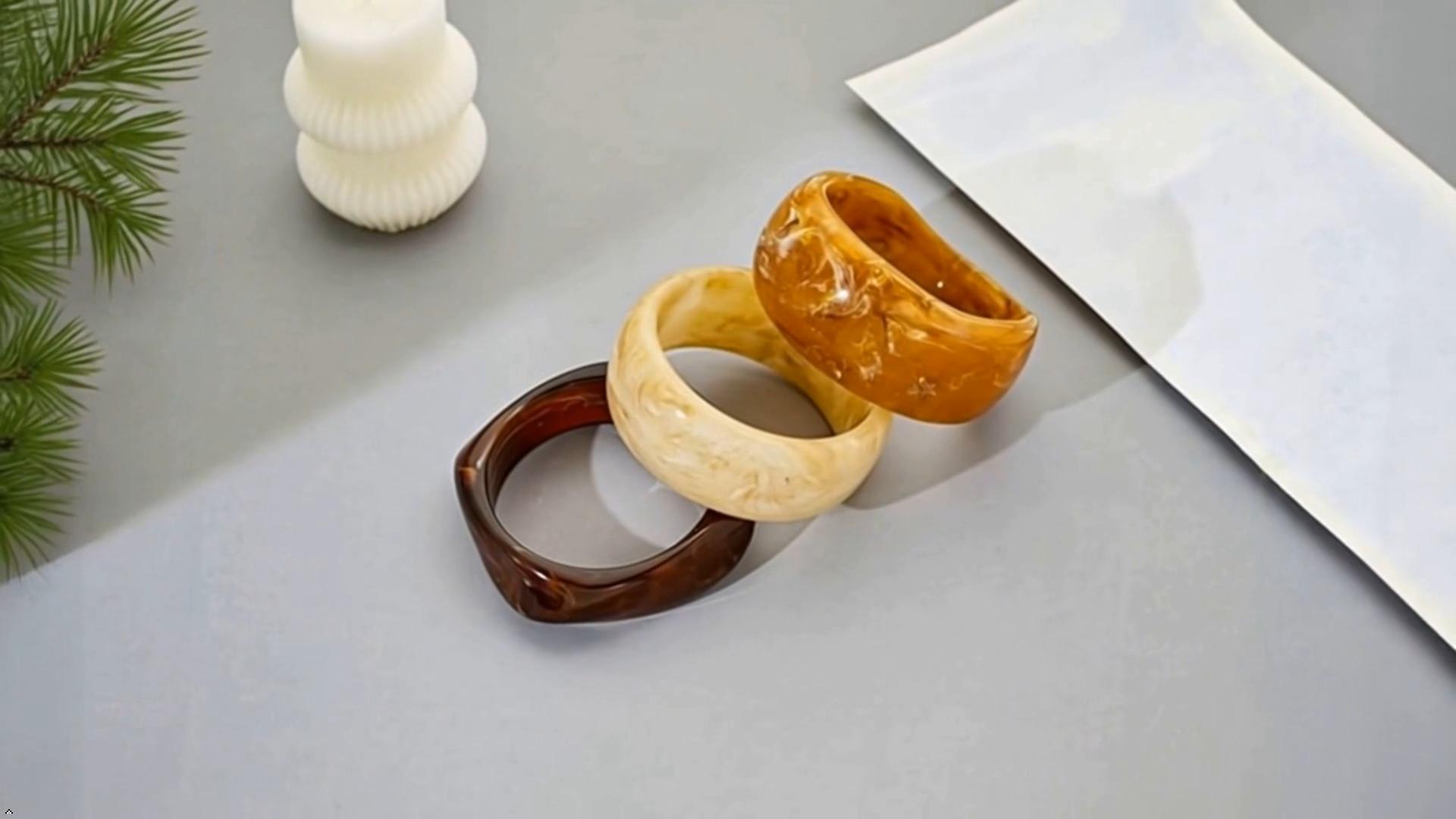 Amazon.com: WOWORAMA 3pcs Chunky Acrylic Bangle Bracelets Set for